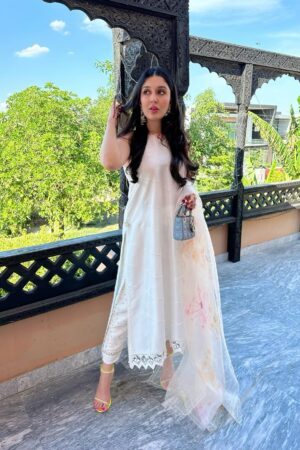 The Noor net white