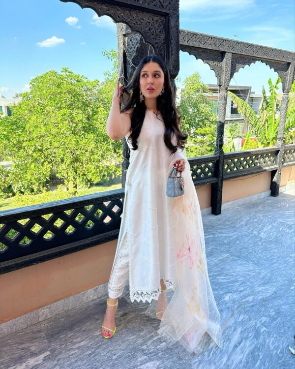 The Noor net white