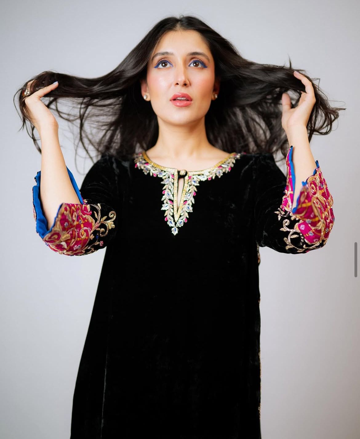 Roxie - Black with Hot Pink - Image 2