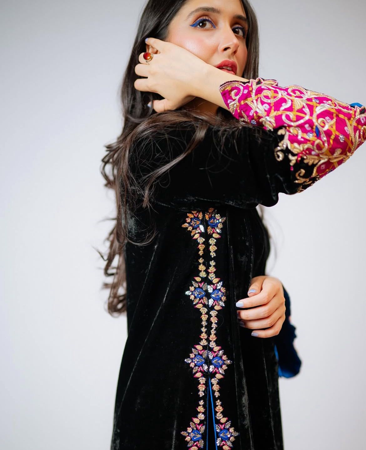 Roxie - Black with Hot Pink